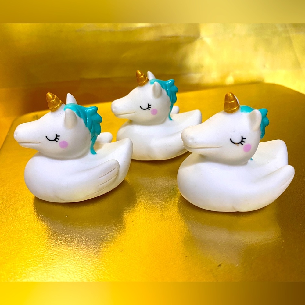 UNICORN PEGASUS LEIKA SENSORY CREATIONS FLOATING BATH SQUIRT TOYS SET OF 3